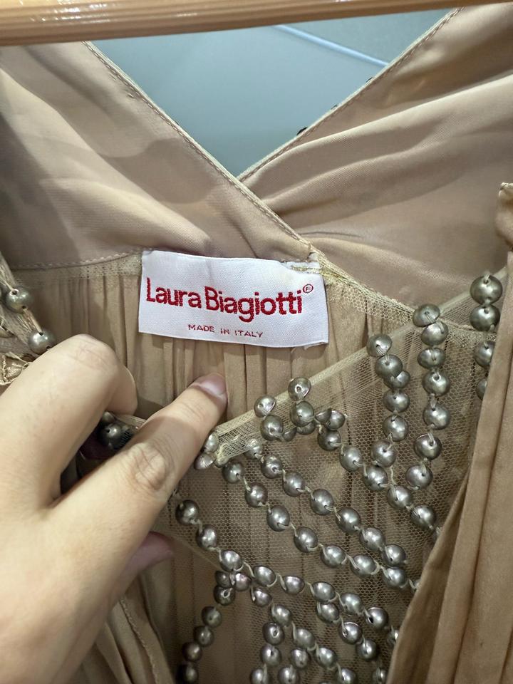 Платье шикарное laura