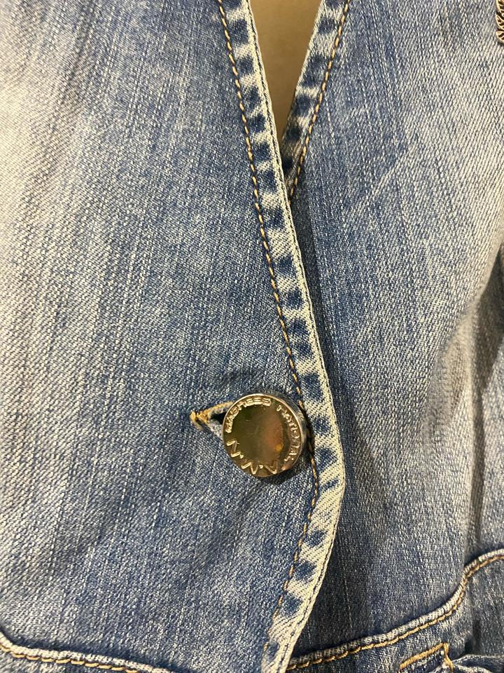 Джинсовая жилетка amnezia