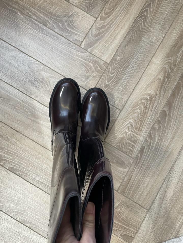 Сапоги цвета бургунди Zara