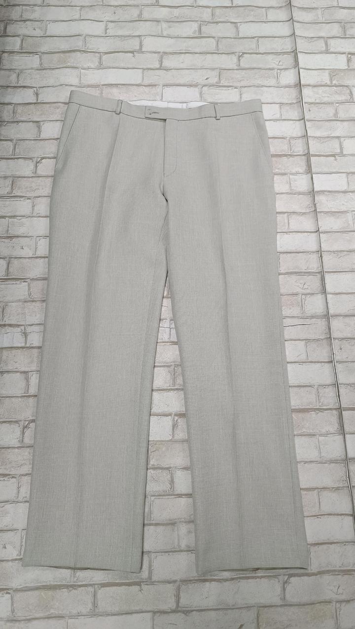 Мужской костюм двойка светлого цвета