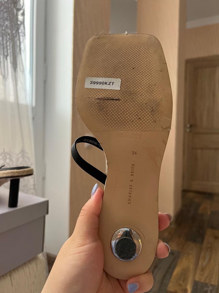 Босножки charles&keith