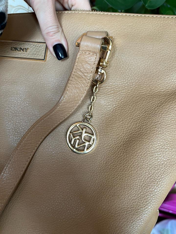 Сумка-тоут бренд DKNY (100% телячья кожа)