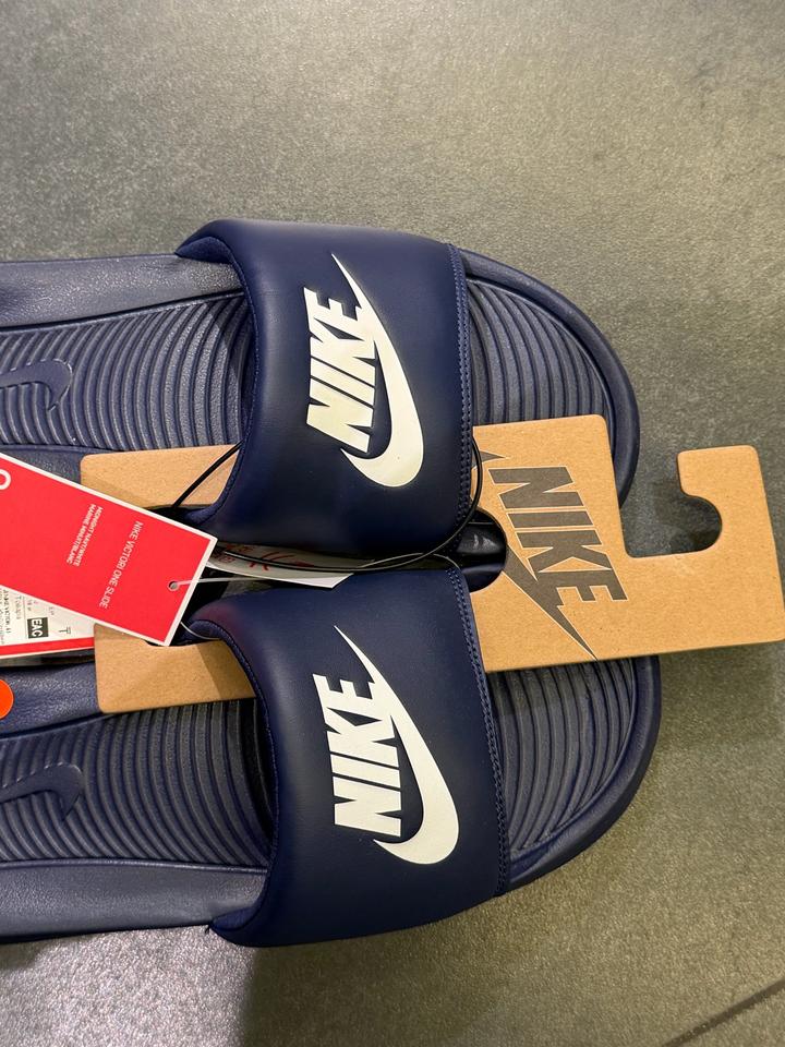 Шлепанцы Nike