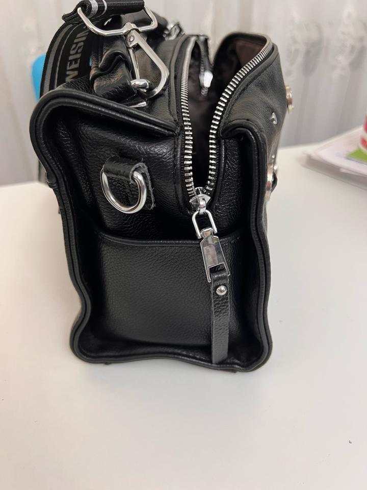 Эффектная сумка из натуральной кожи