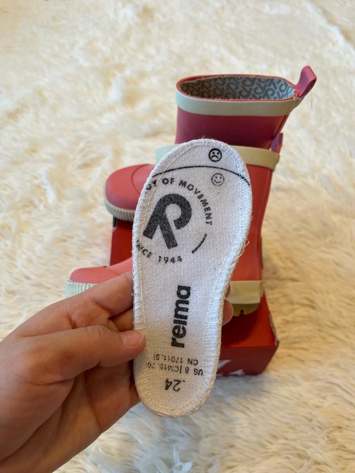 Продам резиновые сапоги Reima