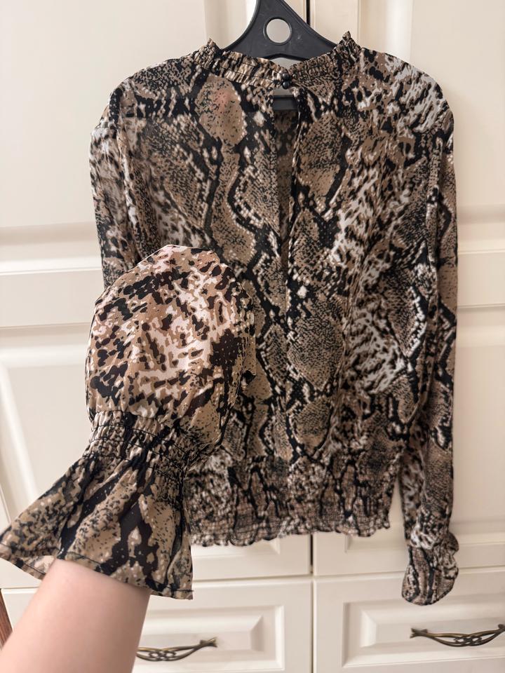 Нарядная блуза Гесс