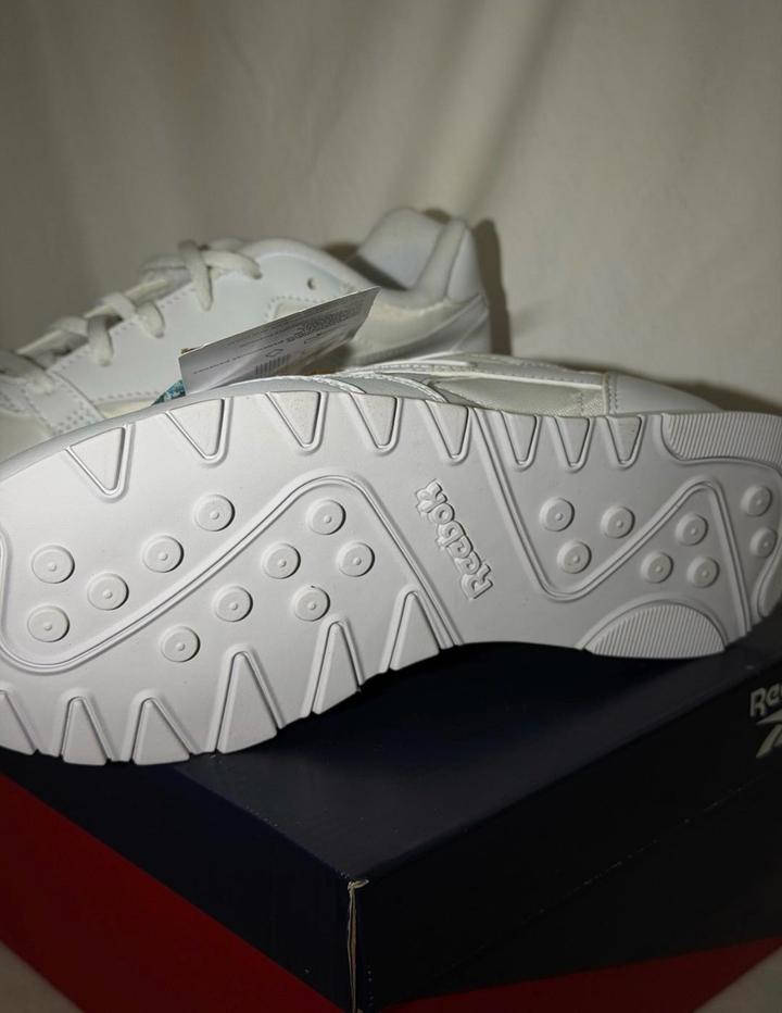 Женские кроссовки Reebok