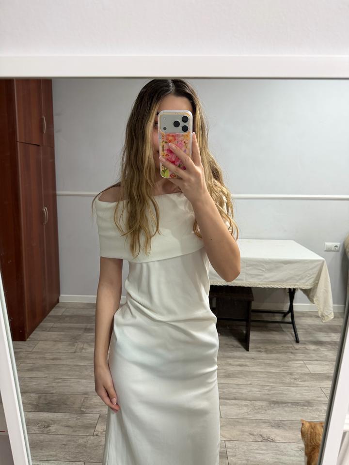 Белое платье