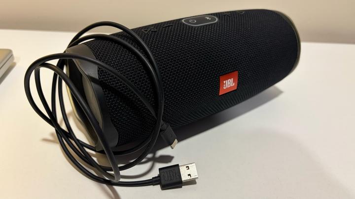 Портативная колонка JBL Charge 4