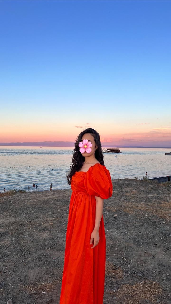 Легкий платье