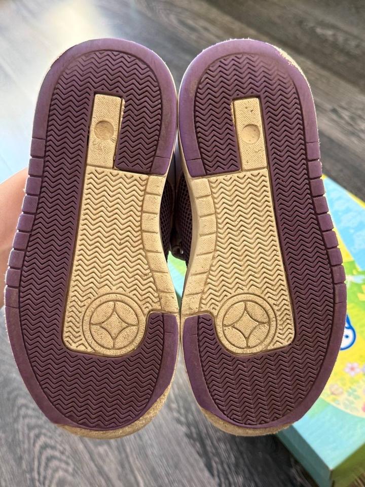 Кроссовки на девочку