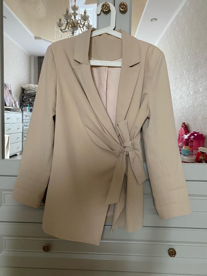 Пиджак на завязке