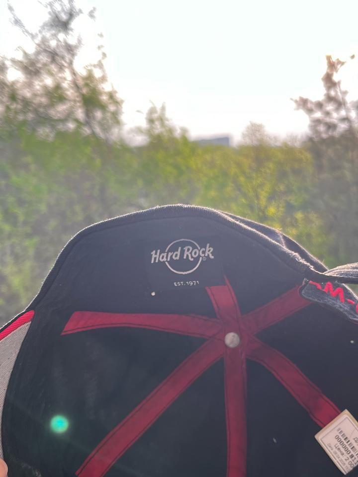 Hard rock cap