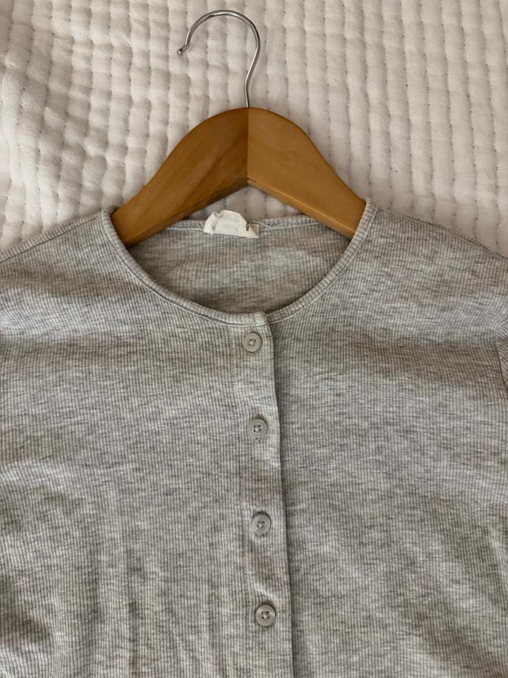 Топик с длинными рукавами и пуговицами