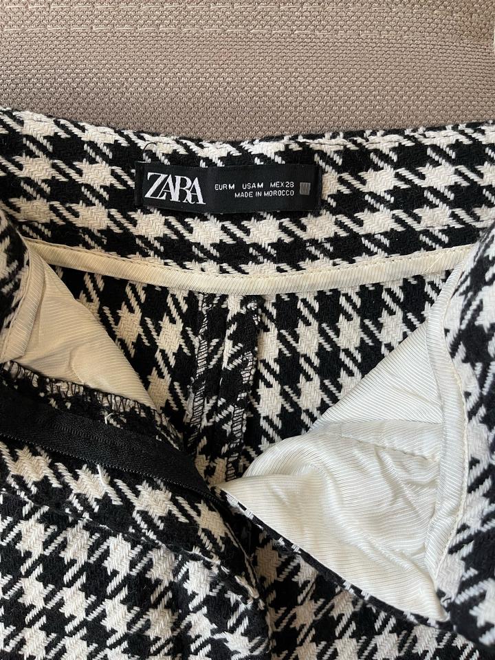 Твидовый костюм ZARA (пиджак, шорты)