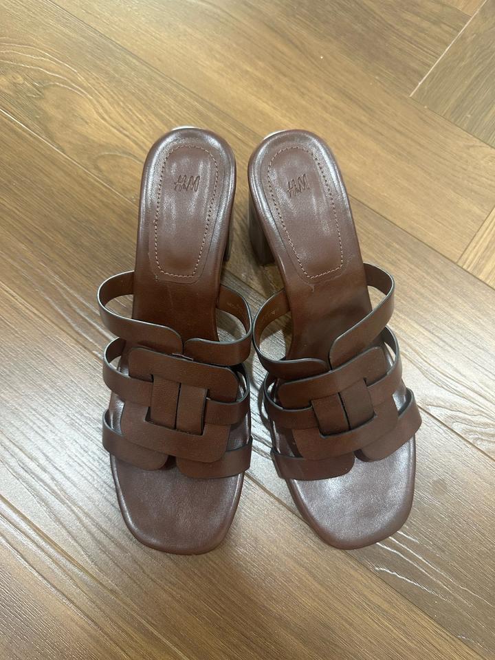 Продам босоножки H&M
