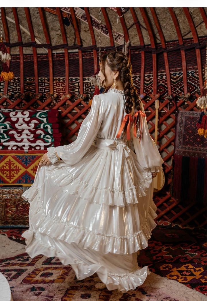 Белое платье