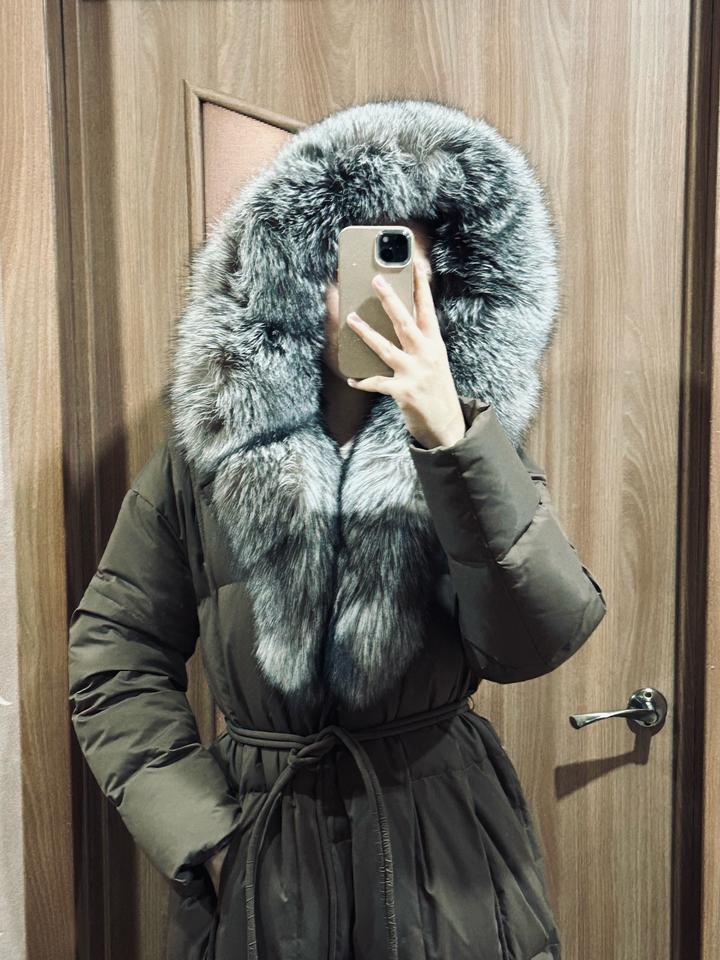 Роскошный зимний пуховик с мехом чернобурки