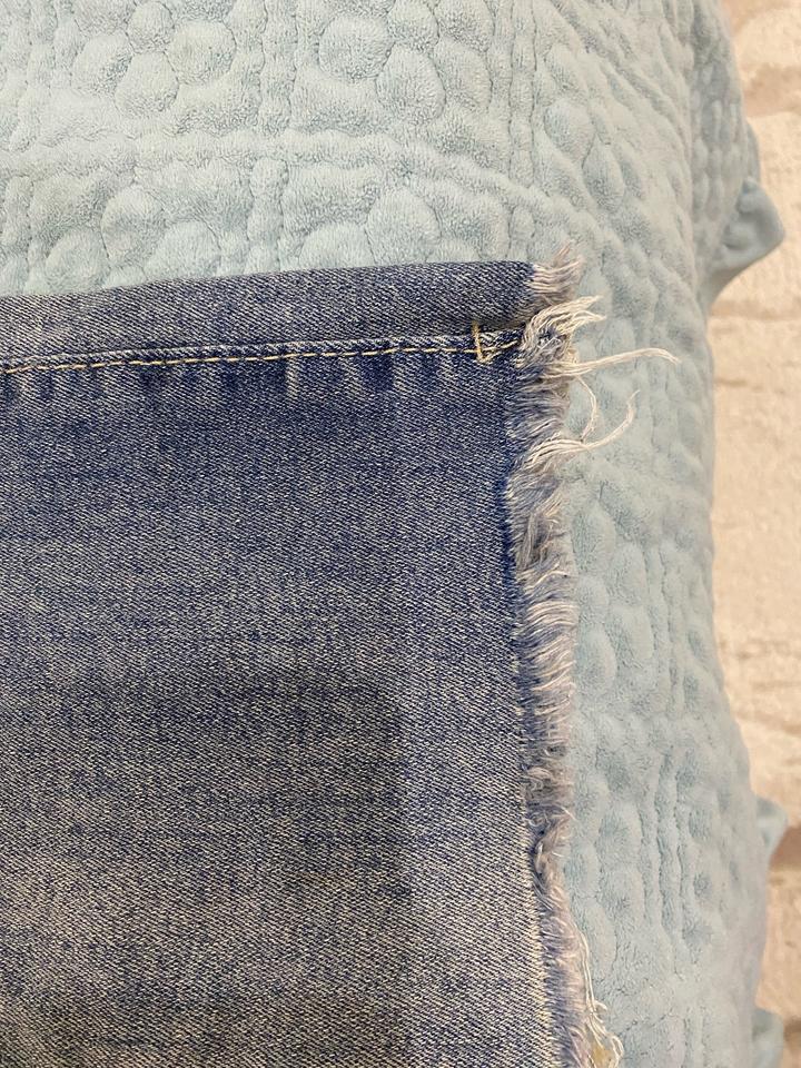 джинсы грязно синего цвета