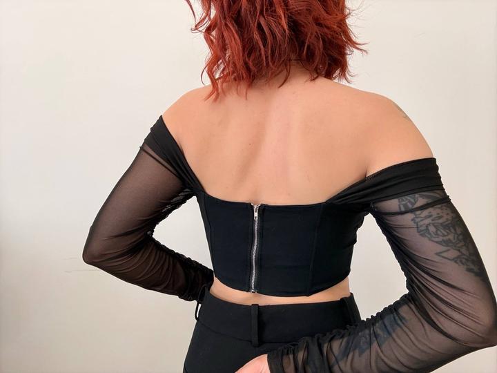 Корсет с сеткой на рукавах