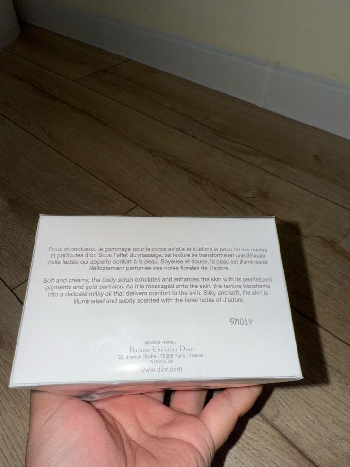 Dior J’adore Les Adorables Shimmering Scrub