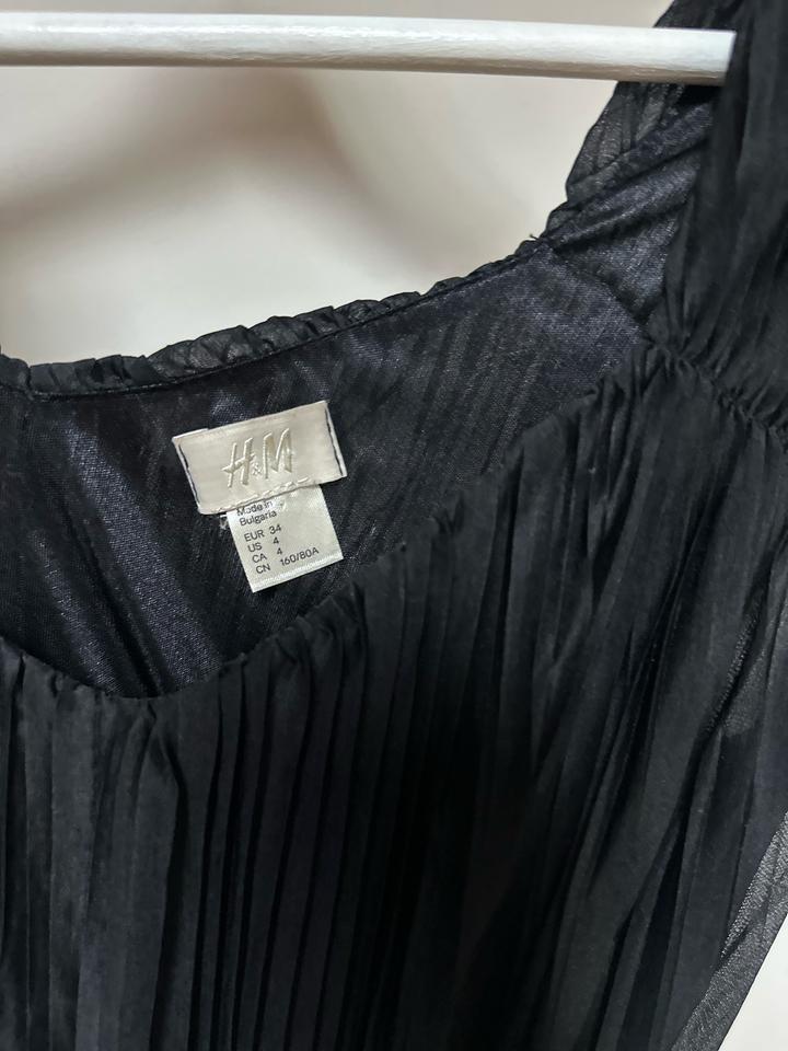 Платье H&M Premium с плиссировкой