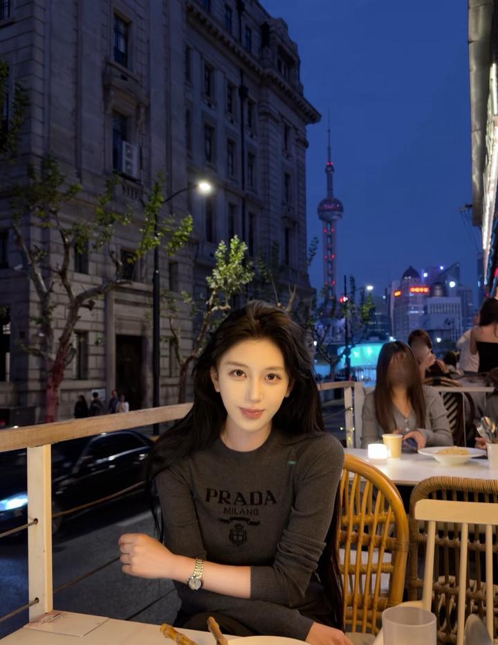 Лонгслив новый с бирками под Prada 1:1