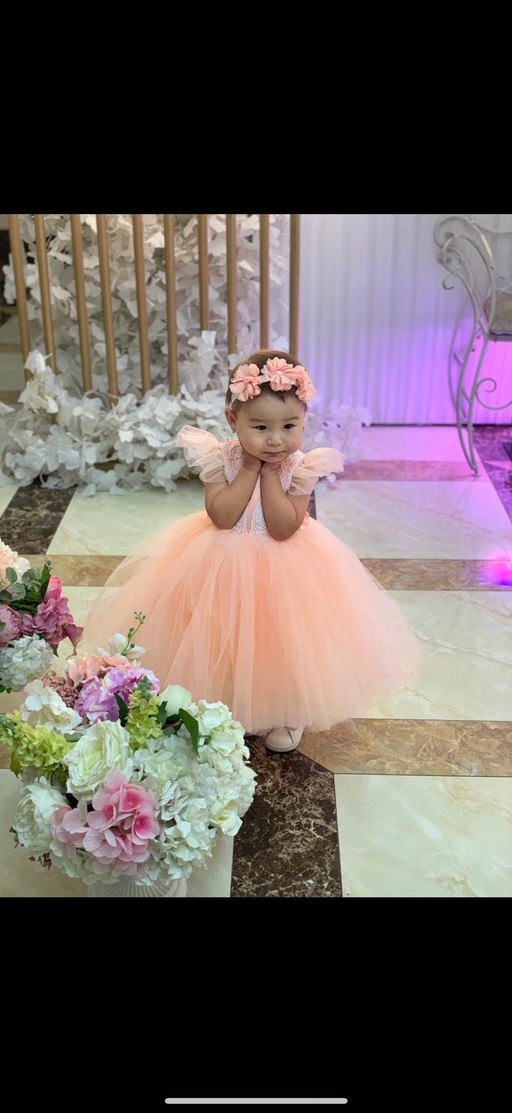 Персиковое платье