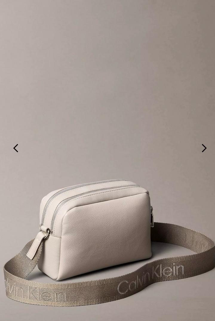 Сумка кроссбоди Calvin Klein