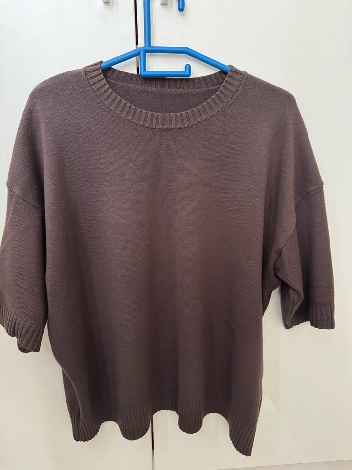 Коричневая кофта