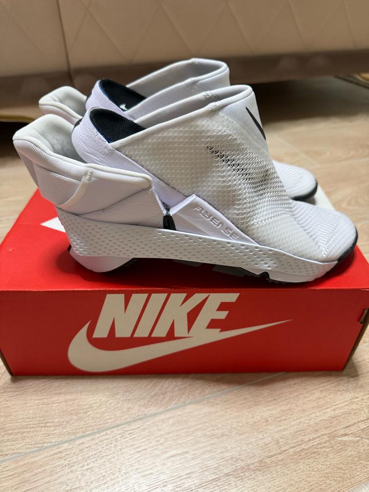 Nike кроссовки