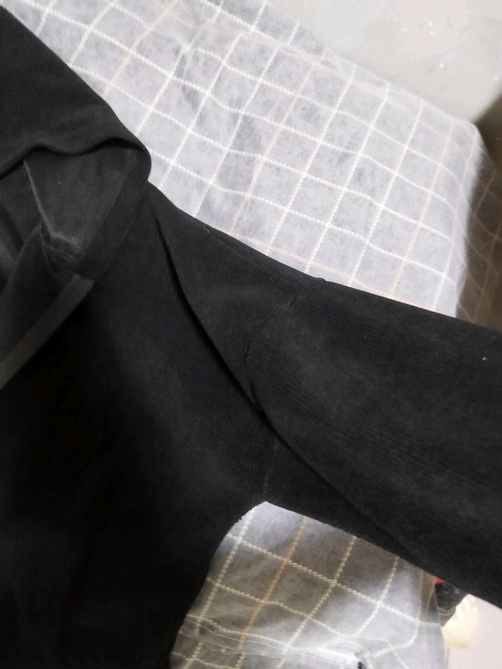 Укороченная кофточка на замке