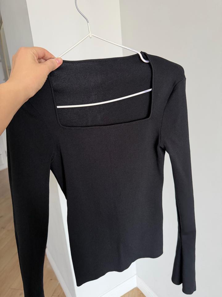 Черная водолазка