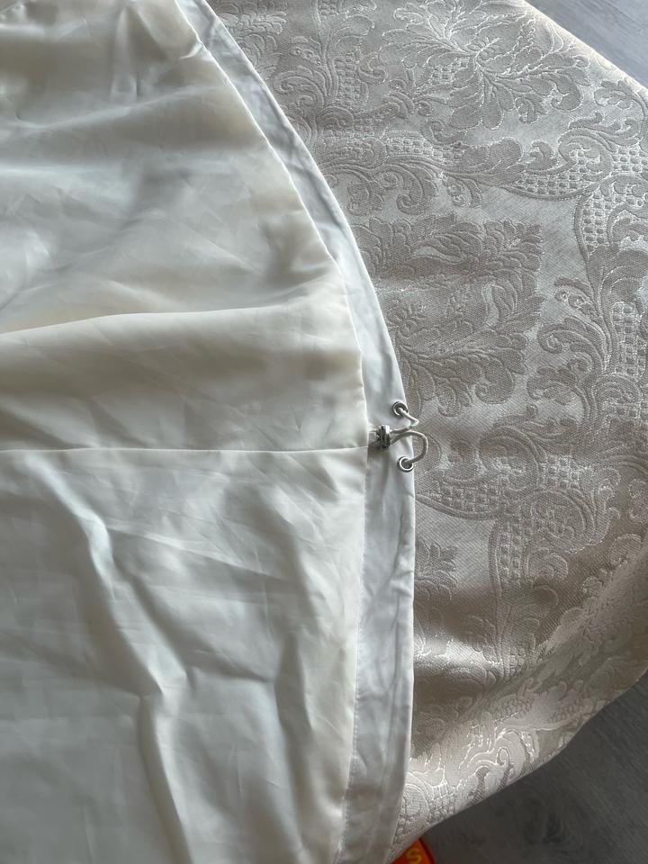 Белый тренч