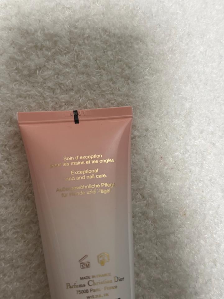 Dior Prestige La Crème Mains de Rose 🌹 2 раза только пользовалась. 10% примерно