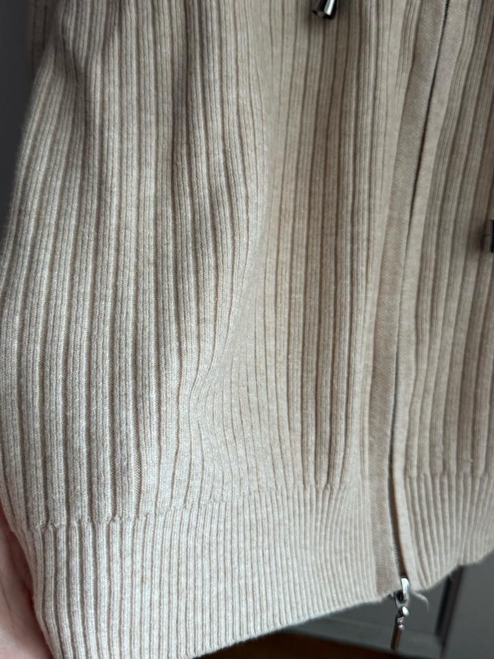 Кофта с капюшоном