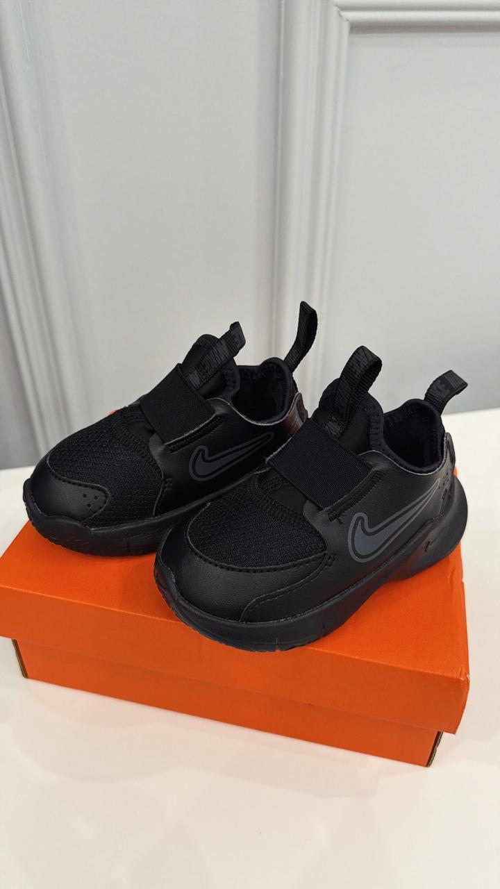 Новые кроссовки Nike 21 размер