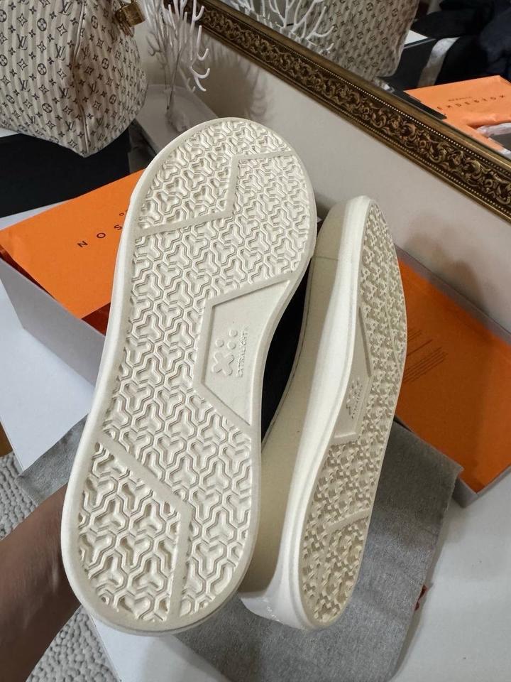 Продам новые женские Слипоны HENDERSON