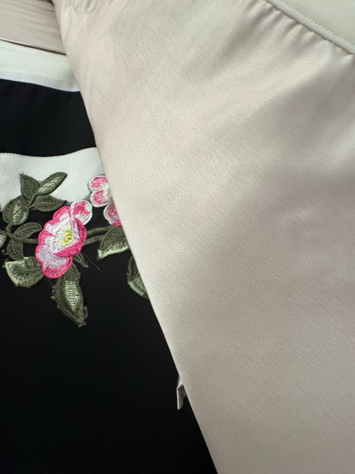 Костюм с юбкой