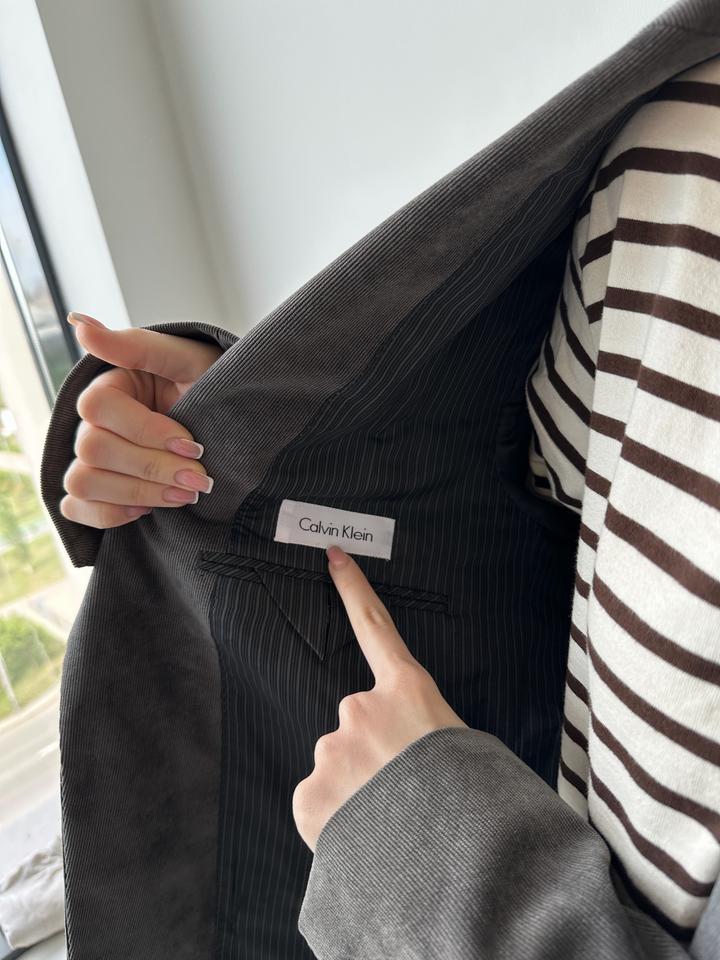 Calvin Klein серый пиджак
