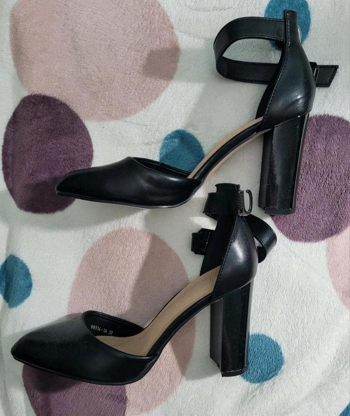 Туфли на каблуке