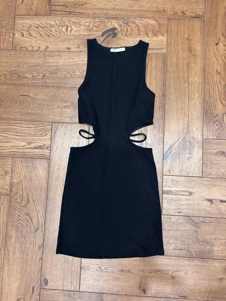 черное платье pull & bear