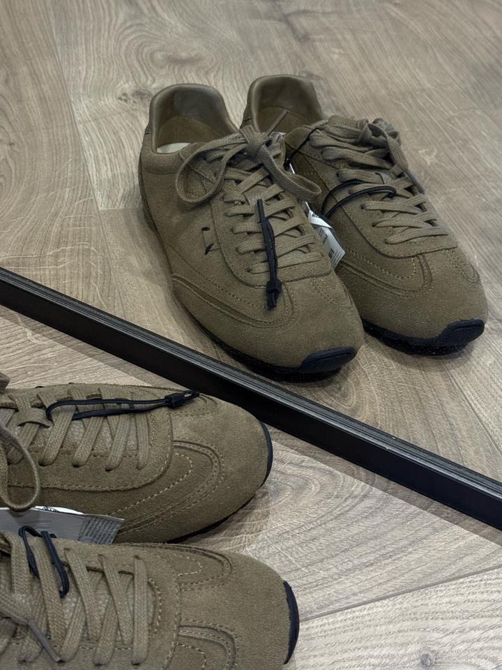 Кроссовки Zara