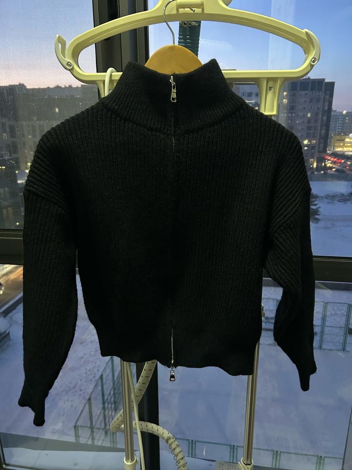 Вязаная кофта на молнии