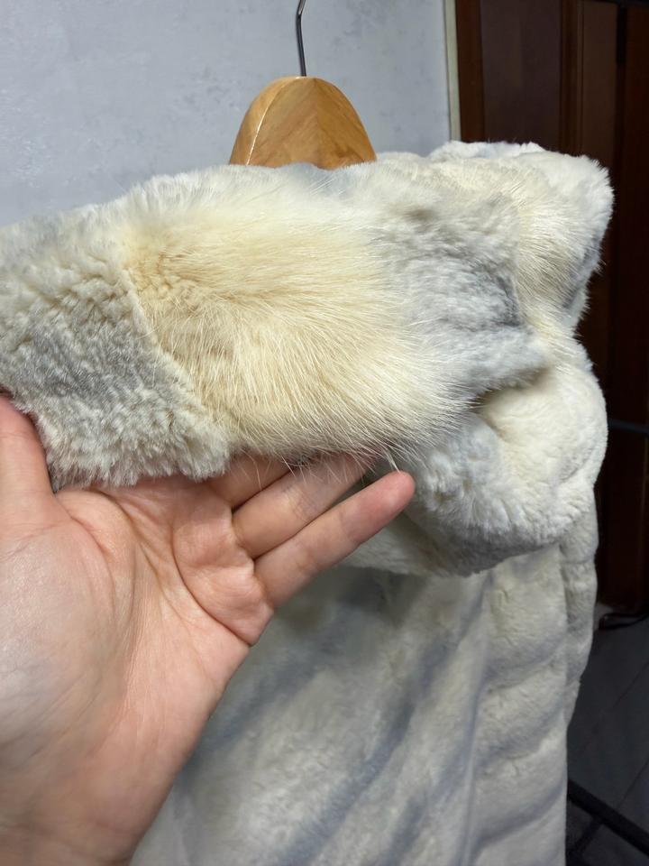 Натуральная шуба с норковой отделкой капюшона 🤍