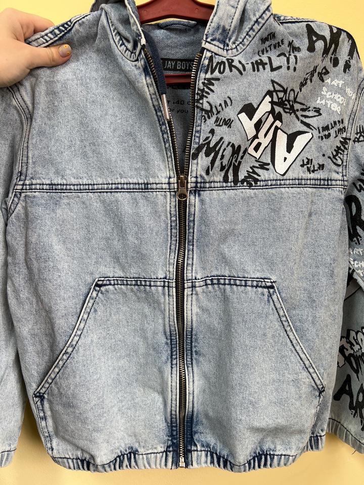 Джинсовая куртка на мальчика