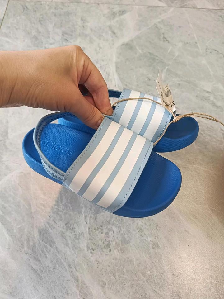 Сандалии Adidas 3-4 года, оригинал