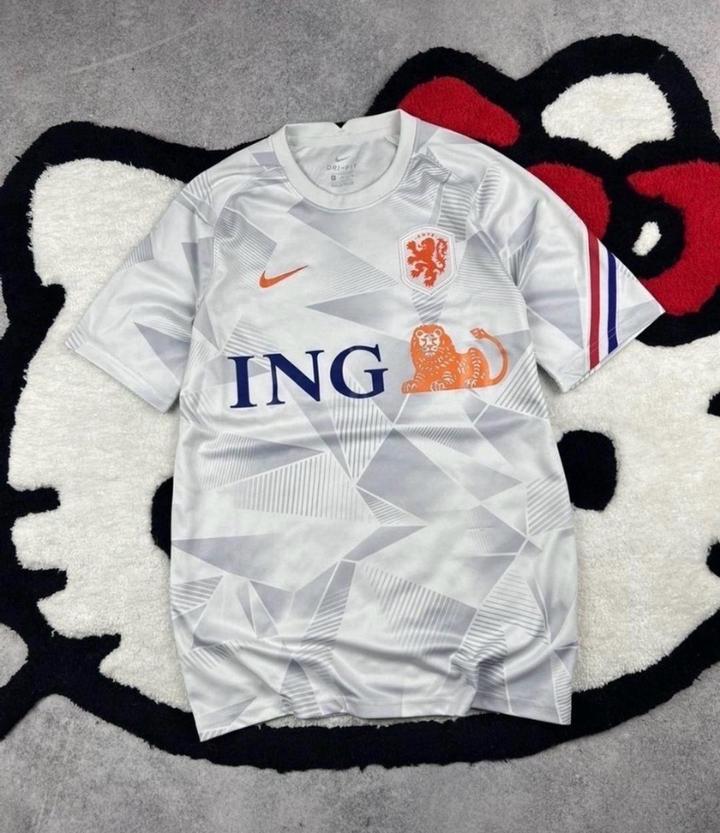 Nike S
