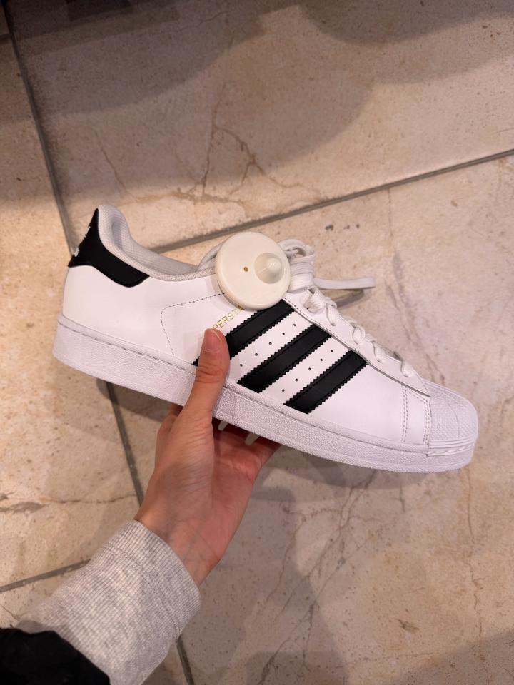 Adidas superstar