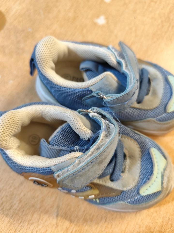 Кроссовки.Туфли.Тапочки.